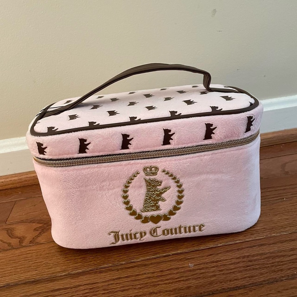 Y2K Juicy couture vintage cosmetic bag 

Y2K vintage juicy makeup bag